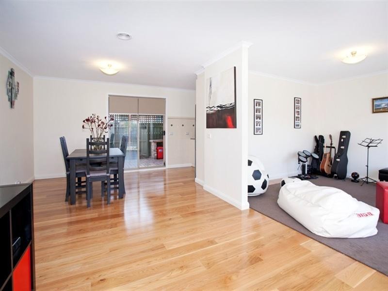 25 Carbine Drive, St Albans Park VIC 3219