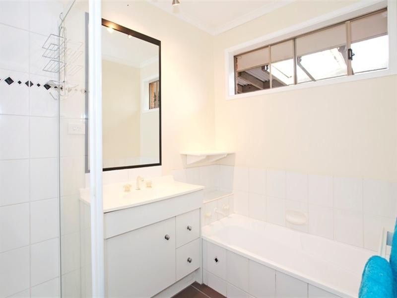 25 Carbine Drive, St Albans Park VIC 3219