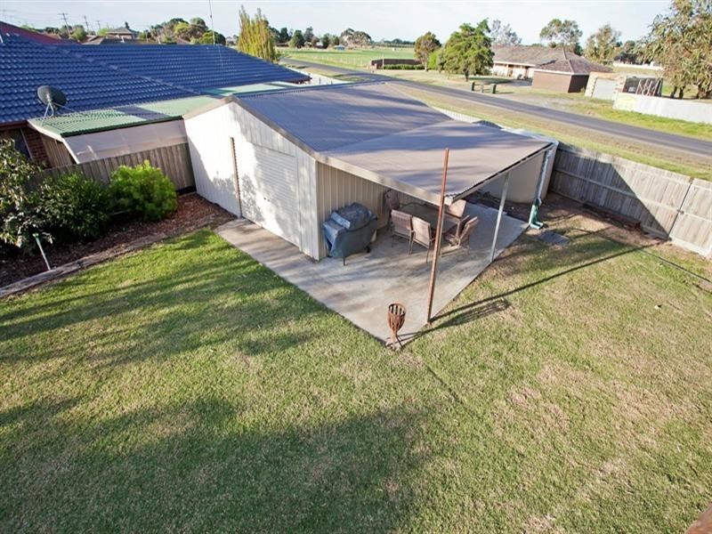 25 Carbine Drive, St Albans Park VIC 3219