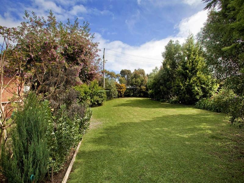 16 Hargrave Crescent, Wandana Heights VIC 3216