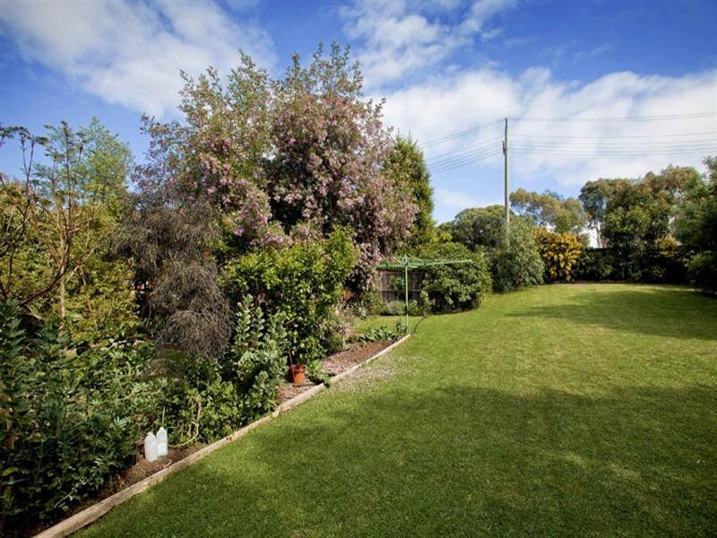 16 Hargrave Crescent, Wandana Heights VIC 3216