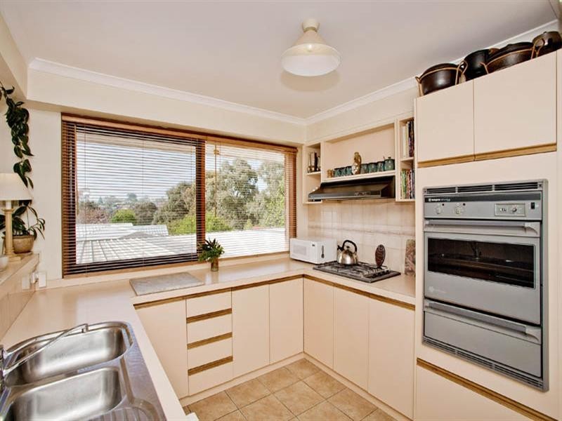 16 Hargrave Crescent, Wandana Heights VIC 3216