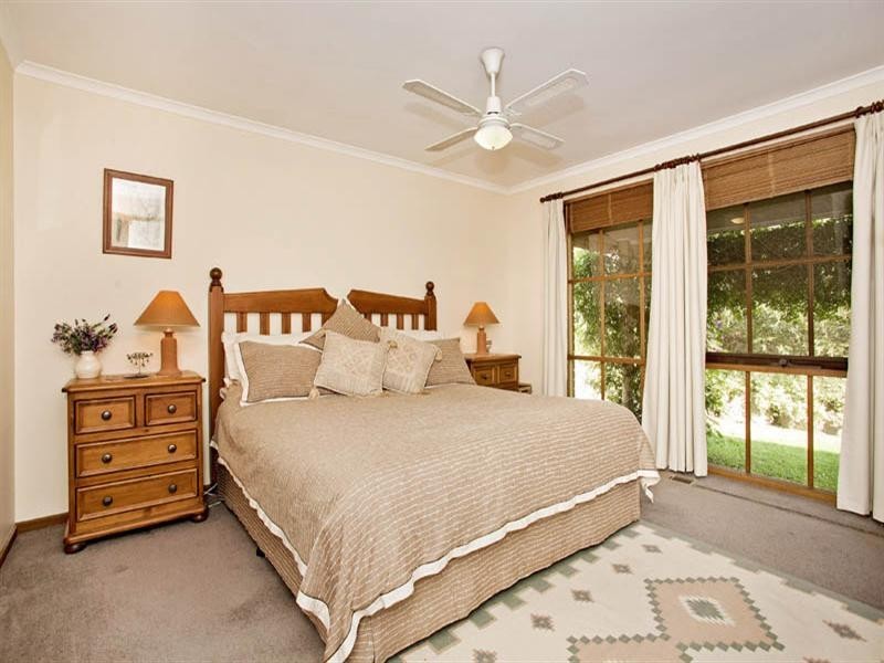 16 Hargrave Crescent, Wandana Heights VIC 3216