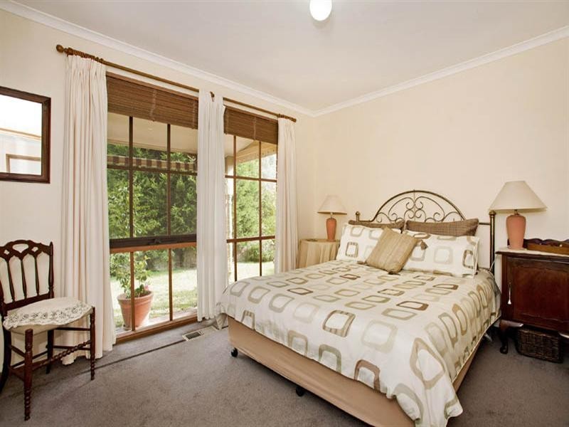 16 Hargrave Crescent, Wandana Heights VIC 3216