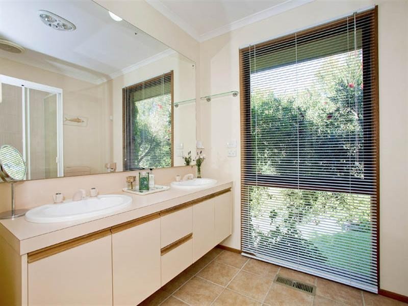 16 Hargrave Crescent, Wandana Heights VIC 3216