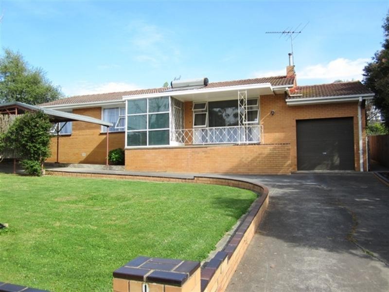 1 Carroll Road, Highton VIC 3216