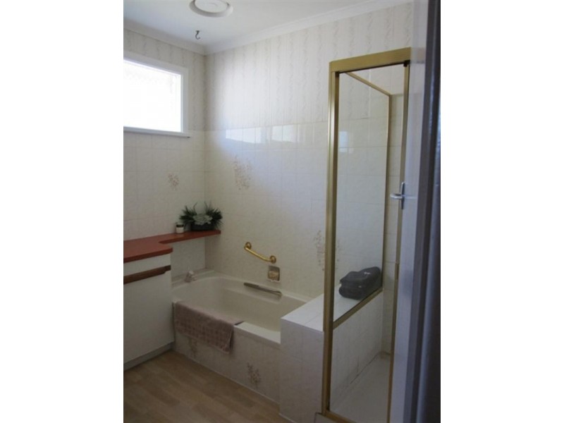 1 Carroll Road, Highton VIC 3216