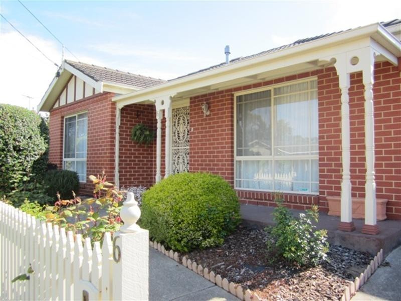 6 Woorayl Street, Hamlyn Heights VIC 3215