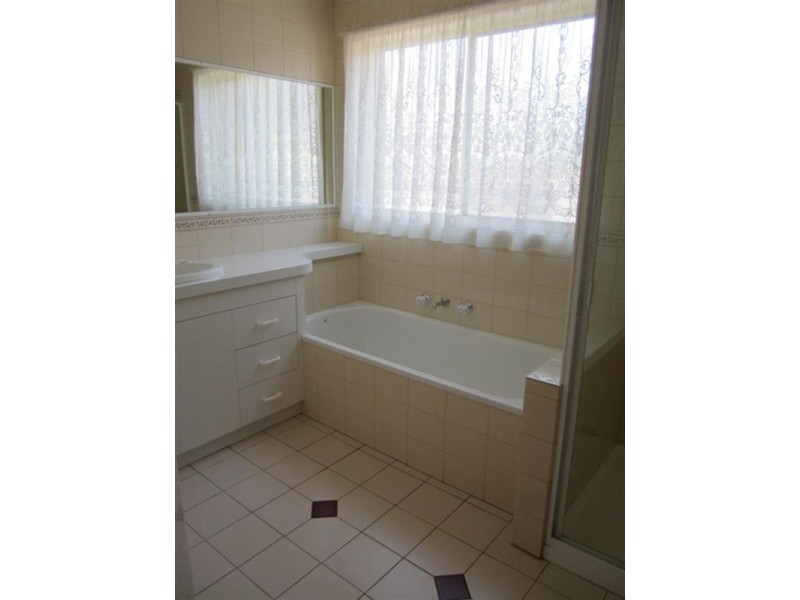 6 Woorayl Street, Hamlyn Heights VIC 3215