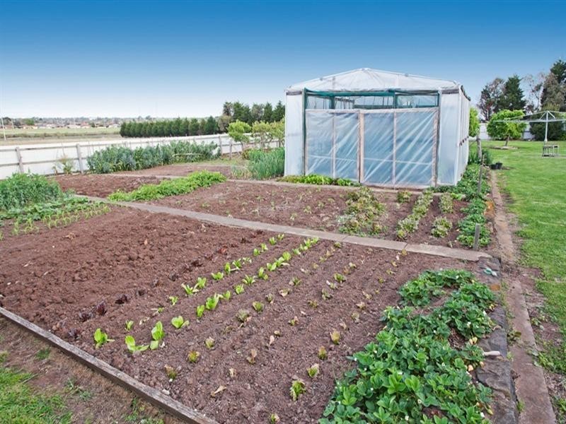 490 Anakie Road, Lovely Banks VIC 3221