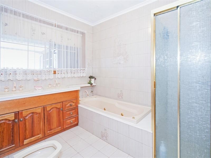 490 Anakie Road, Lovely Banks VIC 3221