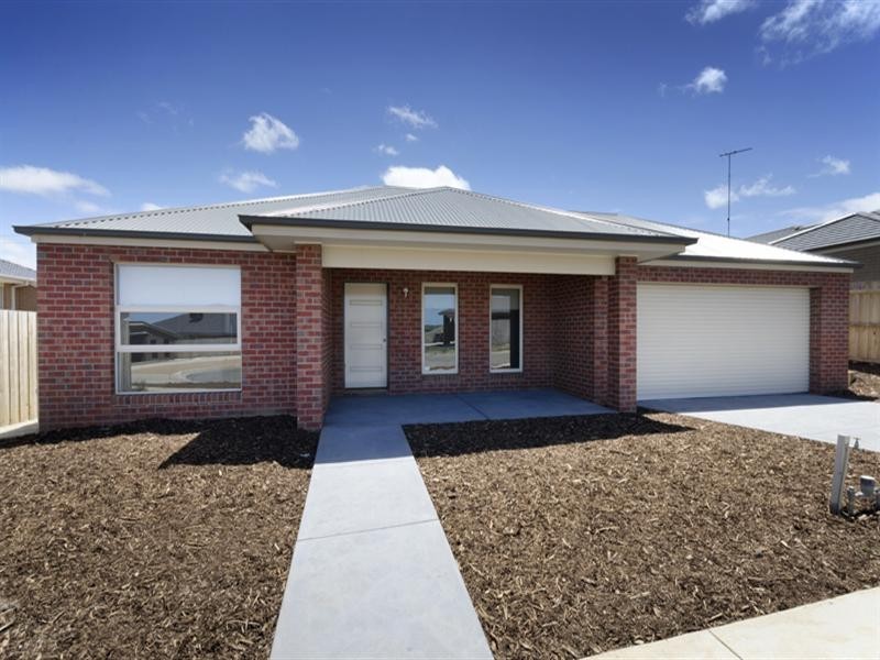 15 Viogner Place, Waurn Ponds VIC 3216