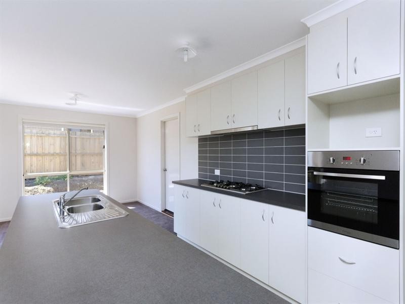 15 Viogner Place, Waurn Ponds VIC 3216