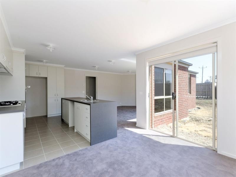 15 Viogner Place, Waurn Ponds VIC 3216