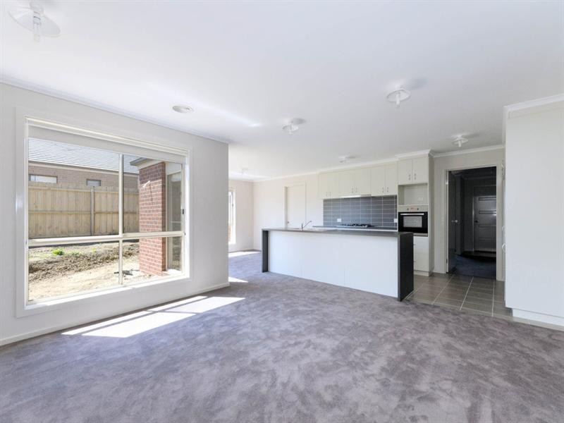 15 Viogner Place, Waurn Ponds VIC 3216