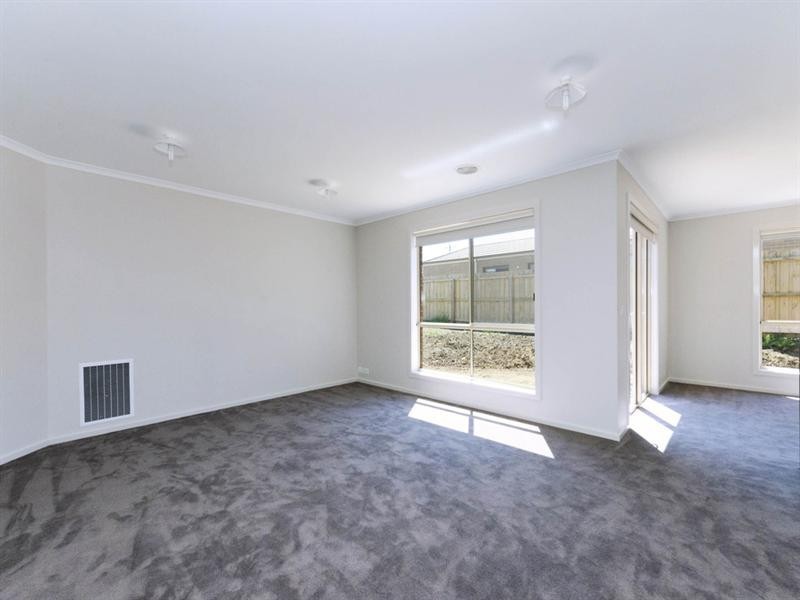 15 Viogner Place, Waurn Ponds VIC 3216