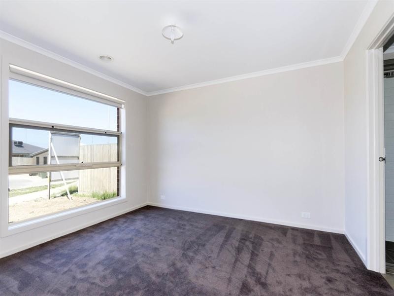15 Viogner Place, Waurn Ponds VIC 3216