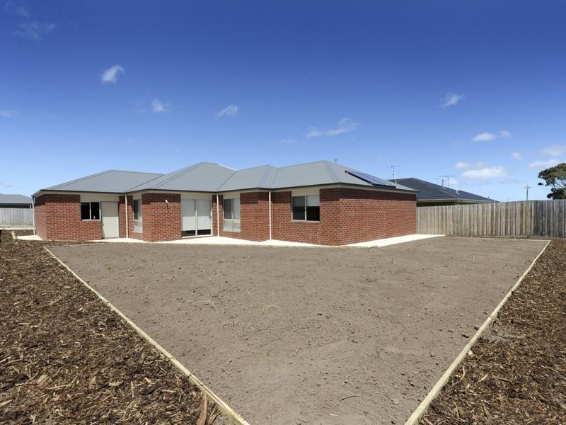 15 Viogner Place, Waurn Ponds VIC 3216