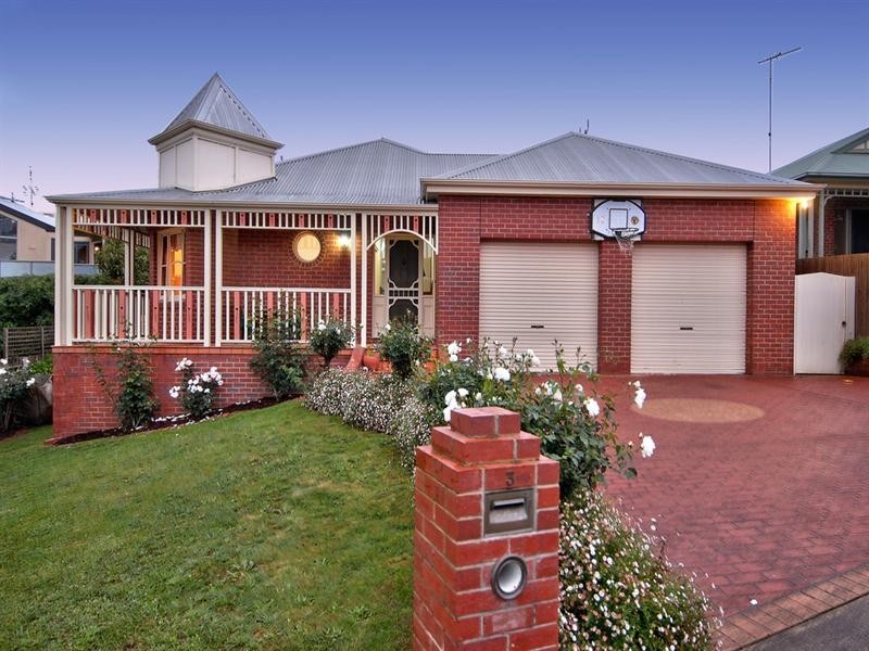 3 Tunbury Court, Highton VIC 3216