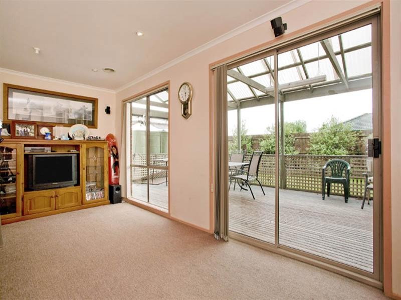 20 Carbine Drive, St Albans Park VIC 3219