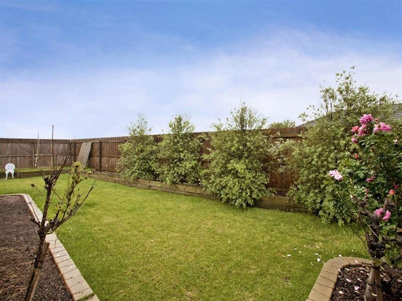 20 Carbine Drive, St Albans Park VIC 3219