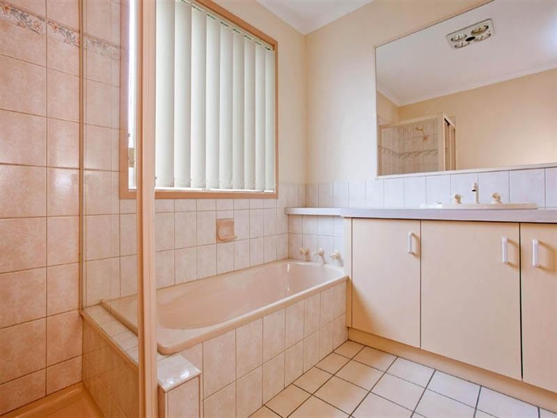 20 Carbine Drive, St Albans Park VIC 3219