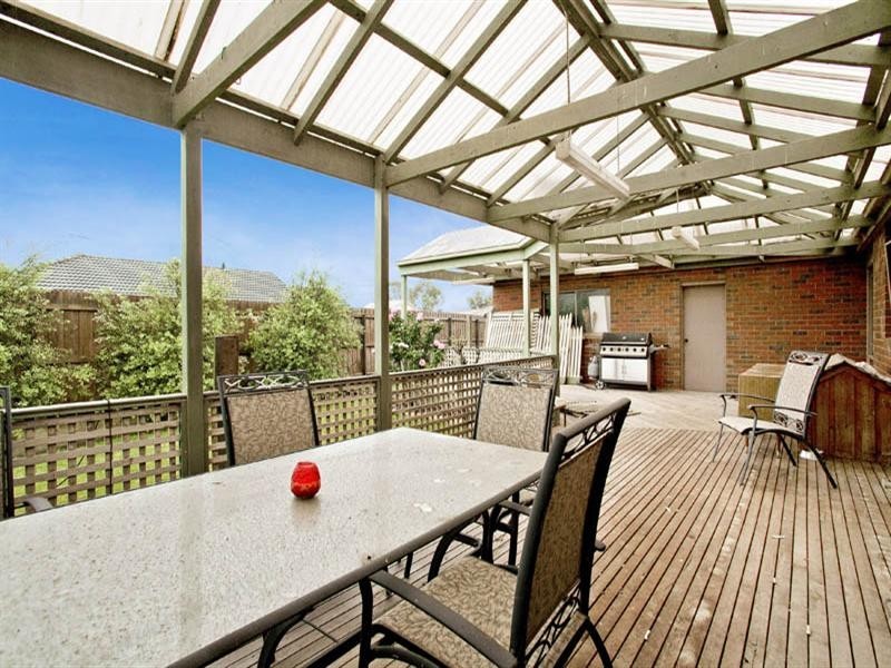 20 Carbine Drive, St Albans Park VIC 3219