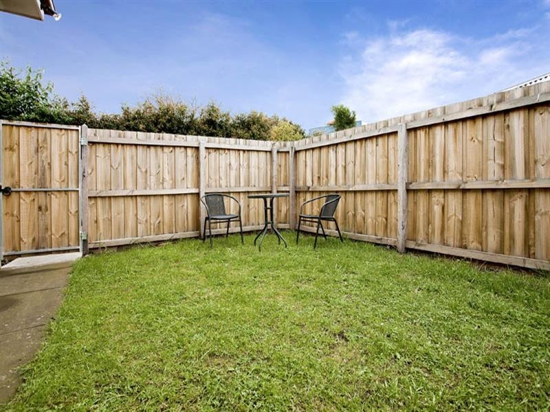 1/6 Charlotte Avenue, Newcomb VIC 3219