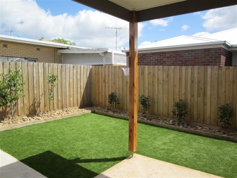 4 Raith Terrace, Newtown VIC 3220