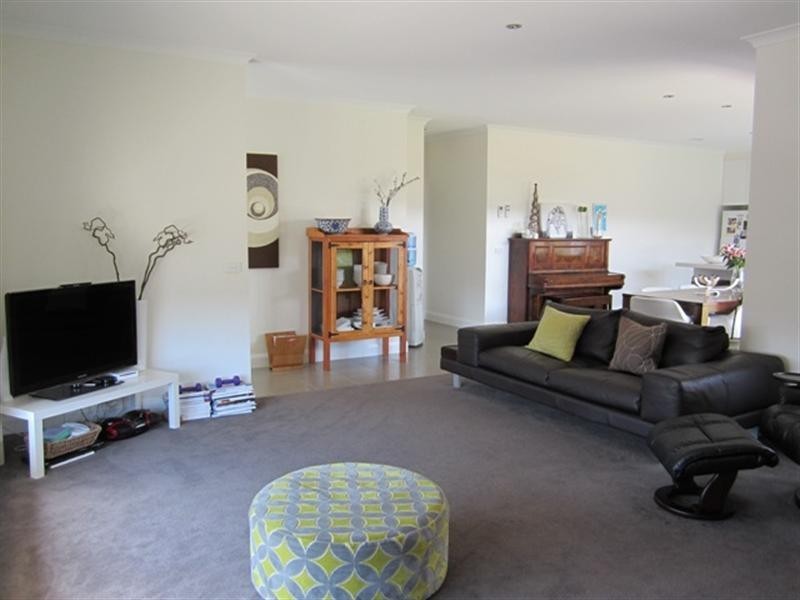 4 Raith Terrace, Newtown VIC 3220