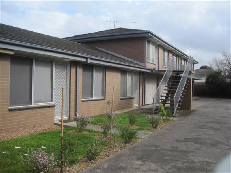 8/35-37 Rix Street, Herne Hill VIC 3218