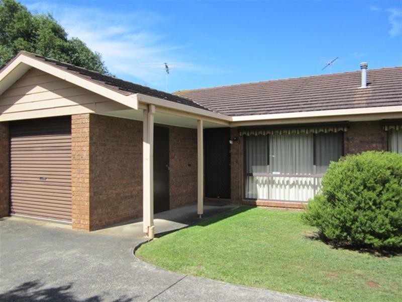 8/24 Percy Street, Newtown VIC 3220