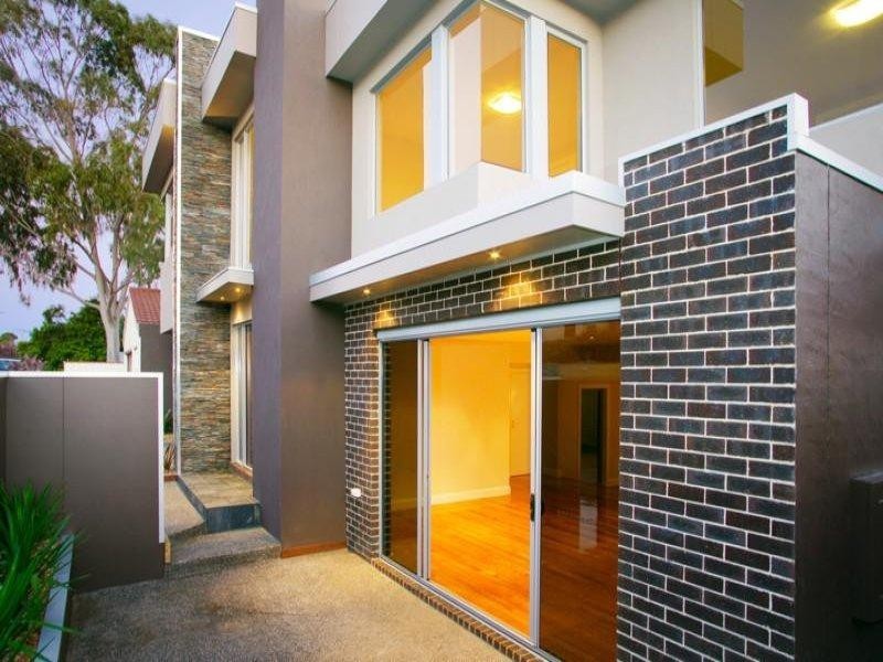 17 Bayswater Road, Newtown VIC 3220