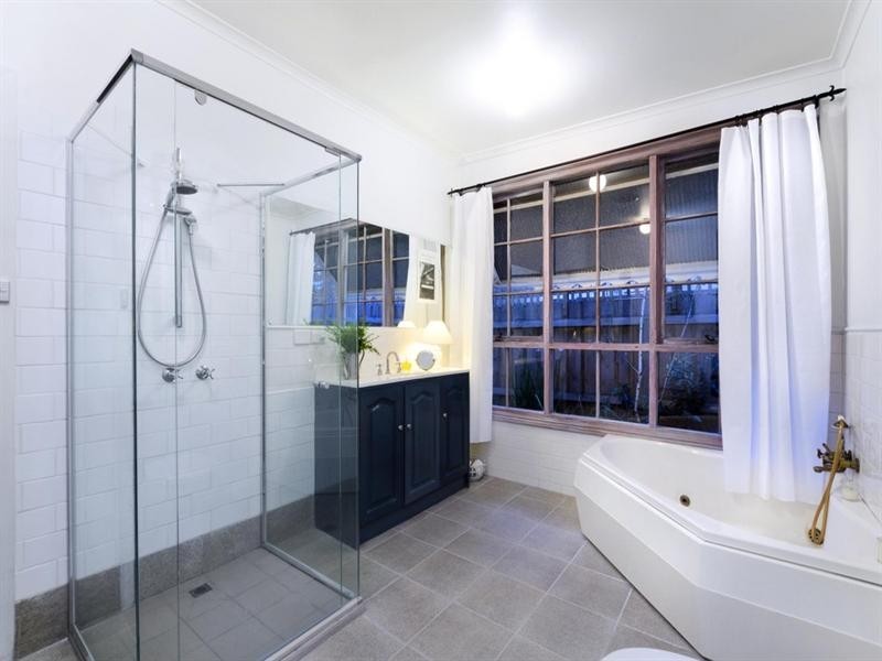 9 Victoria Street, Rippleside VIC 3215