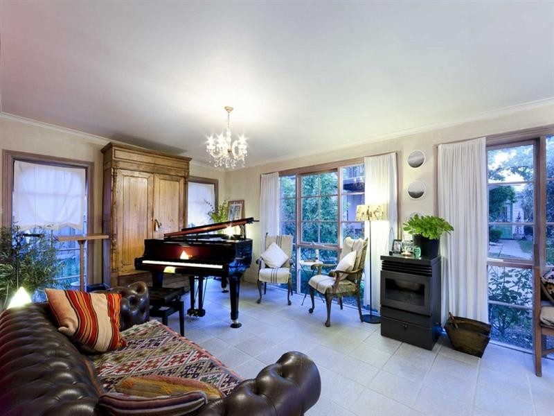 9 Victoria Street, Rippleside VIC 3215