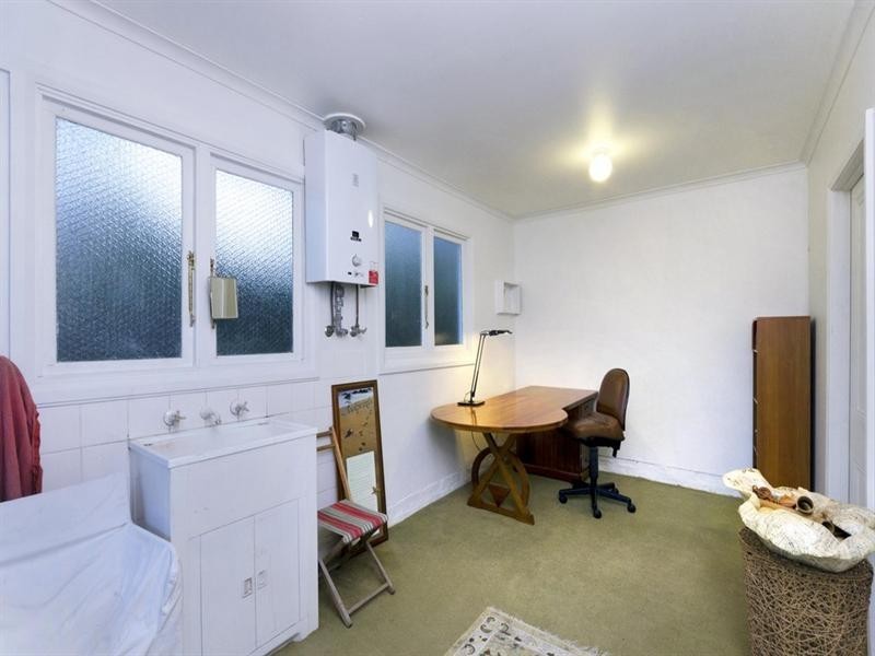 9 Victoria Street, Rippleside VIC 3215