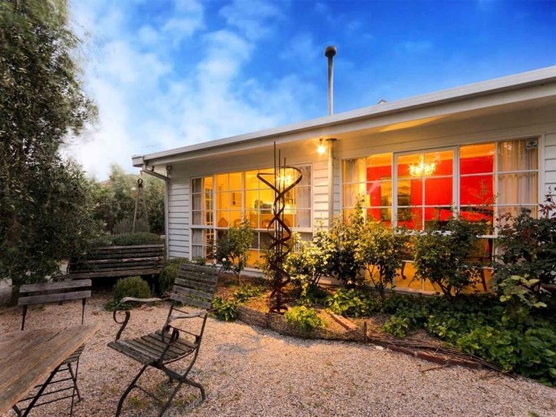 9 Victoria Street, Rippleside VIC 3215