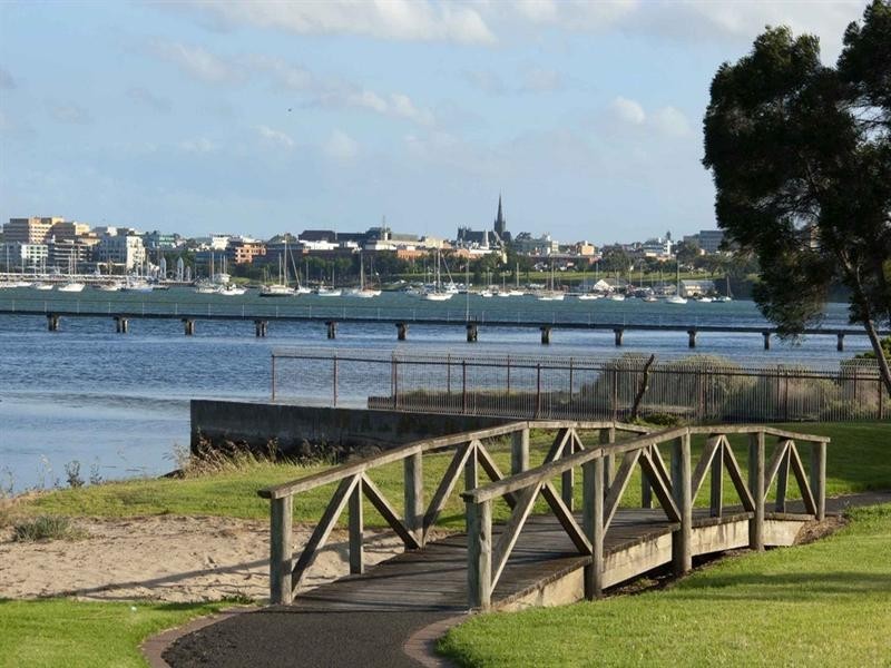 9 Victoria Street, Rippleside VIC 3215