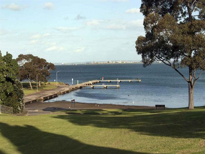 9 Victoria Street, Rippleside VIC 3215