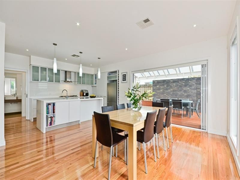 6 Mowat Street, Geelong West VIC 3218