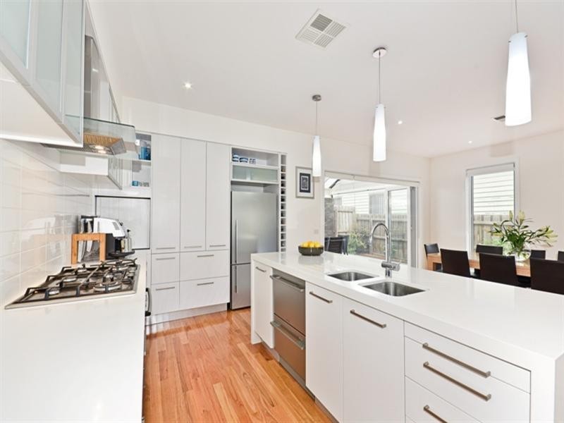 6 Mowat Street, Geelong West VIC 3218