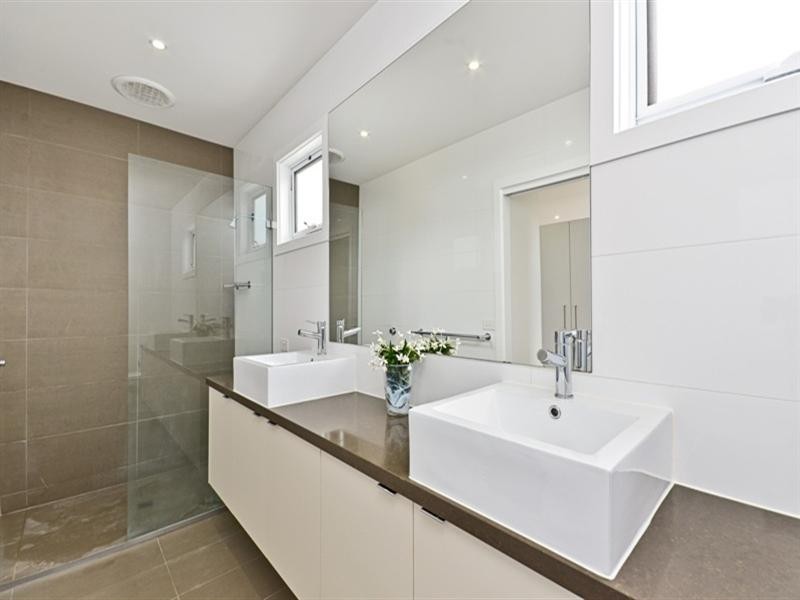 6 Mowat Street, Geelong West VIC 3218