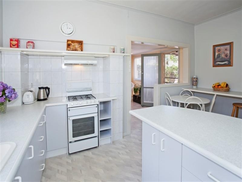 10 Calder Street, Manifold Heights VIC 3218