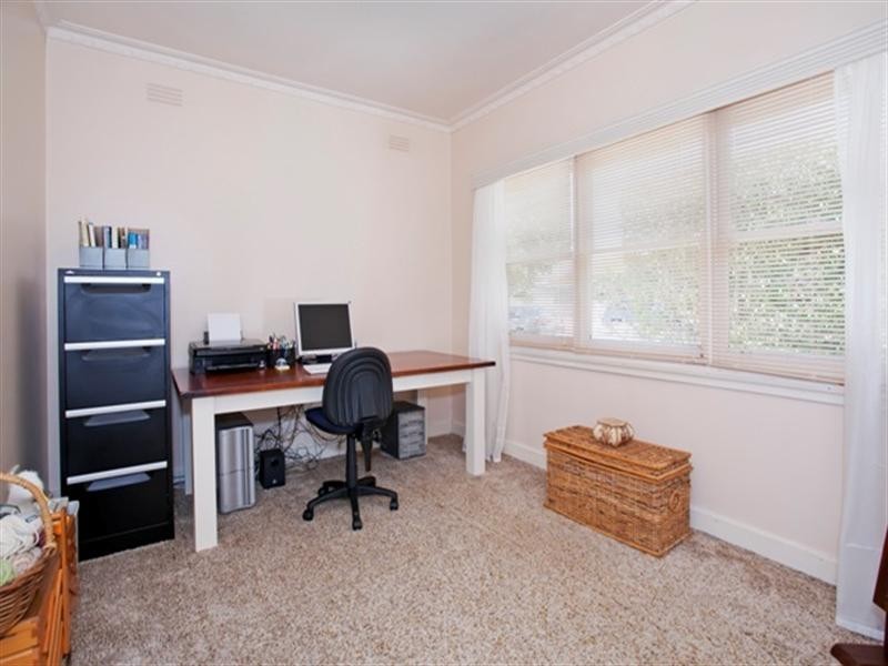 10 Calder Street, Manifold Heights VIC 3218