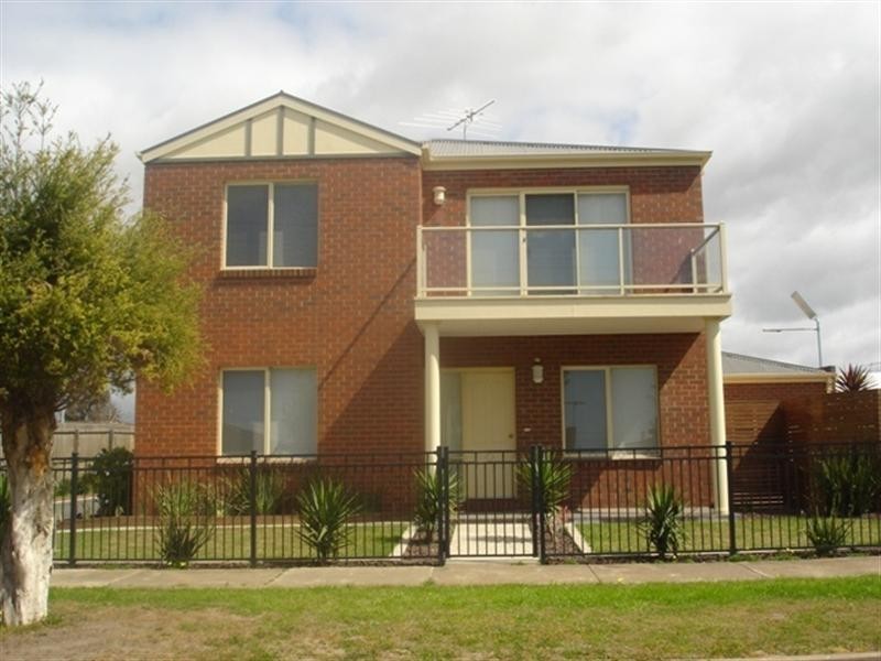 1/10 Beulah Street, Hamlyn Heights VIC 3215