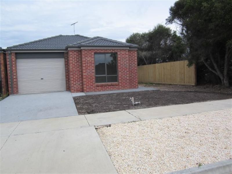 28 Macfarlane Street, Marshall VIC 3216