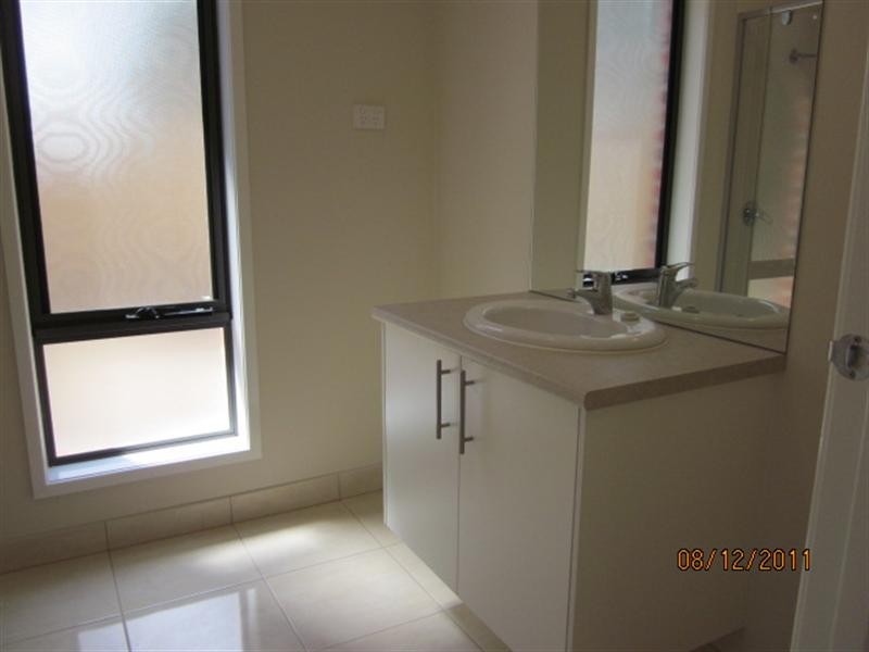 28 Macfarlane Street, Marshall VIC 3216