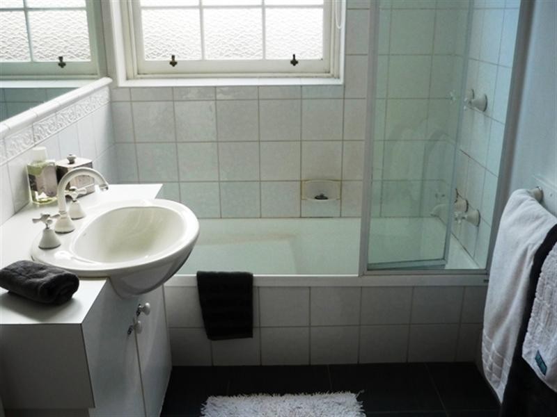 7 Laurel Bank Parade, Newtown VIC 3220