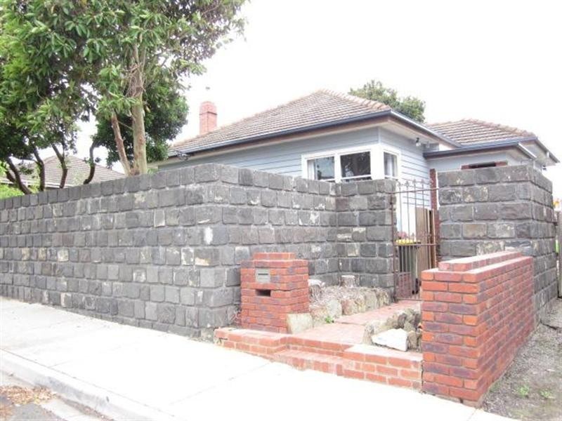 19 Price Street, Newtown VIC 3220