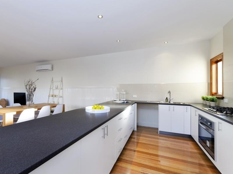 64 Breakwater Road, East Geelong VIC 3219